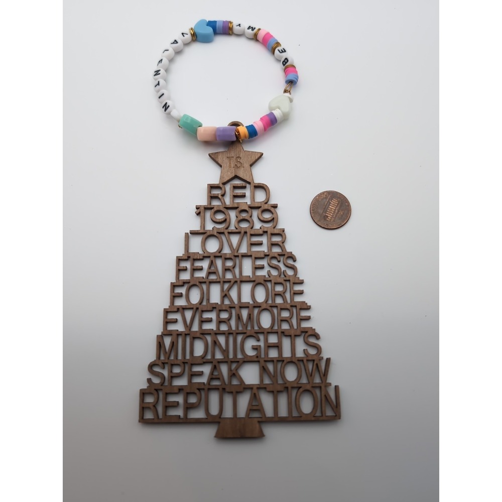 Taylor Swift Ornament/ Be My Valentine ‎ Bracelet.   Red 1989 Lover Fearless